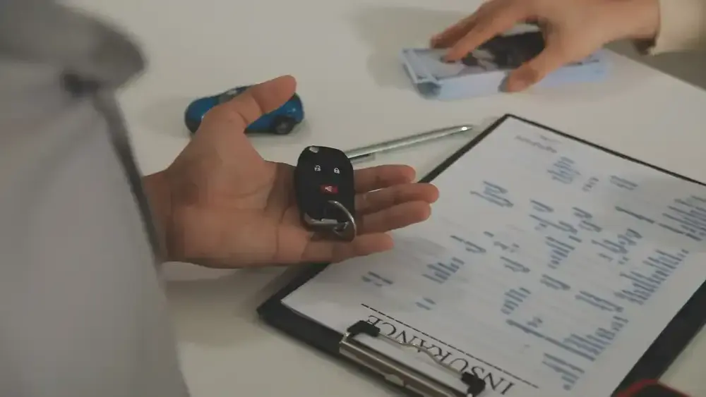 Antes de usar o automóvel para conseguir crédito, consumidor deve avaliar riscos