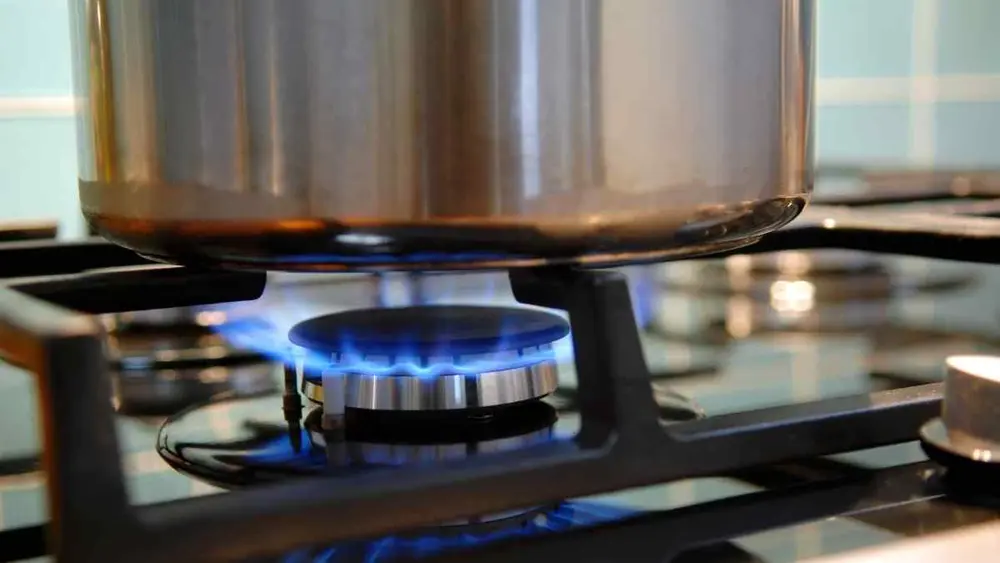 Como esconder botijão de gás na cozinha