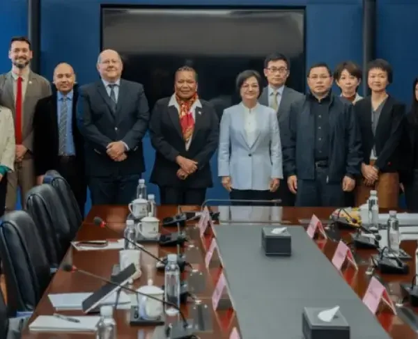 Brasil e China discutem cooperação para pequenos negócios
