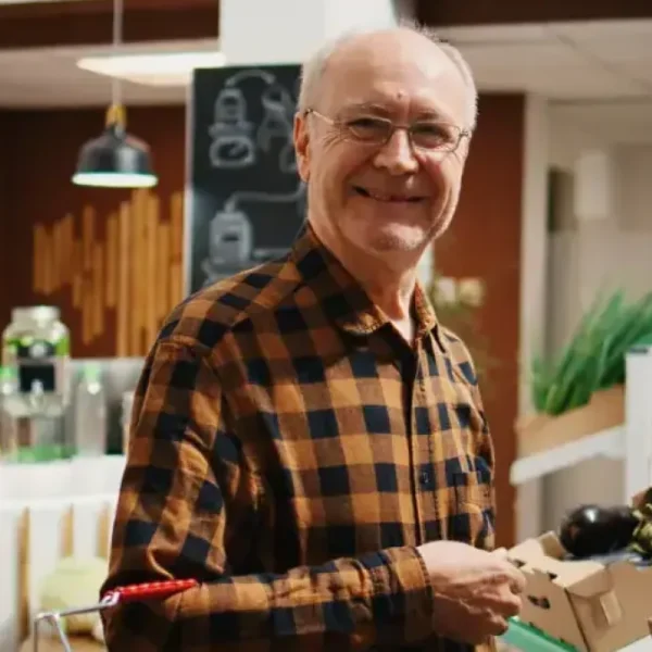 Formalização triplica renda de empreendedores 60+, aponta Sebrae