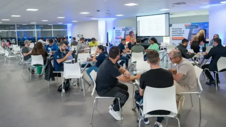 Catadores negociam com 14 compradores em Curitiba